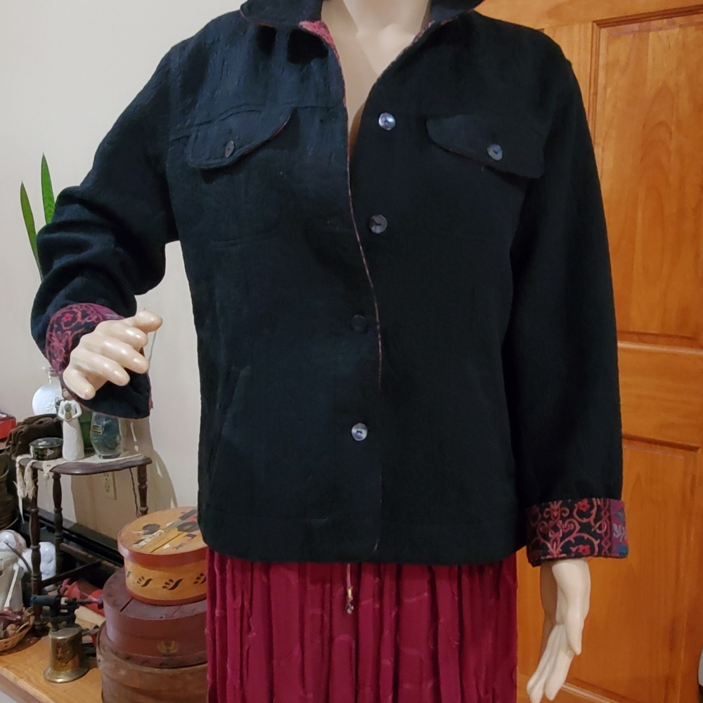Chicos Embossed Brocade black jacket Size 1
